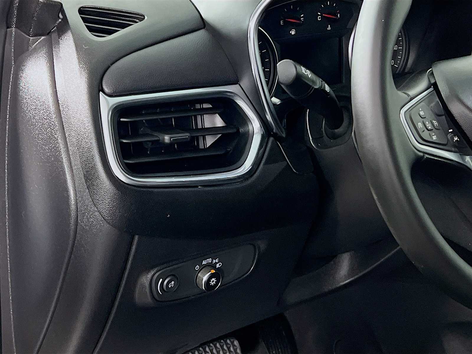 2023 Chevrolet Equinox LT - Photo 10