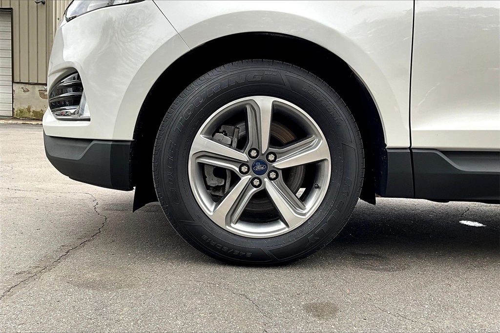 2021 Ford Edge SEL - Photo 4