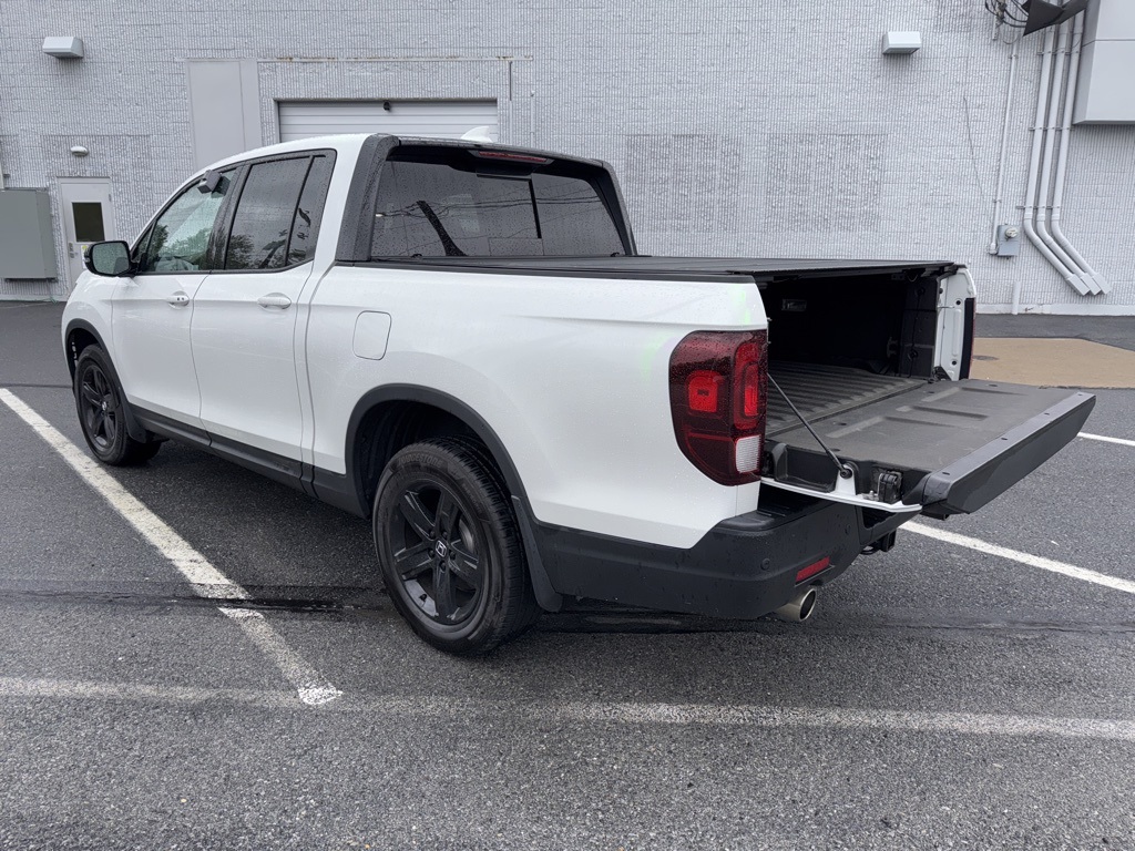 2022 Honda Ridgeline Black Edition - Photo 4