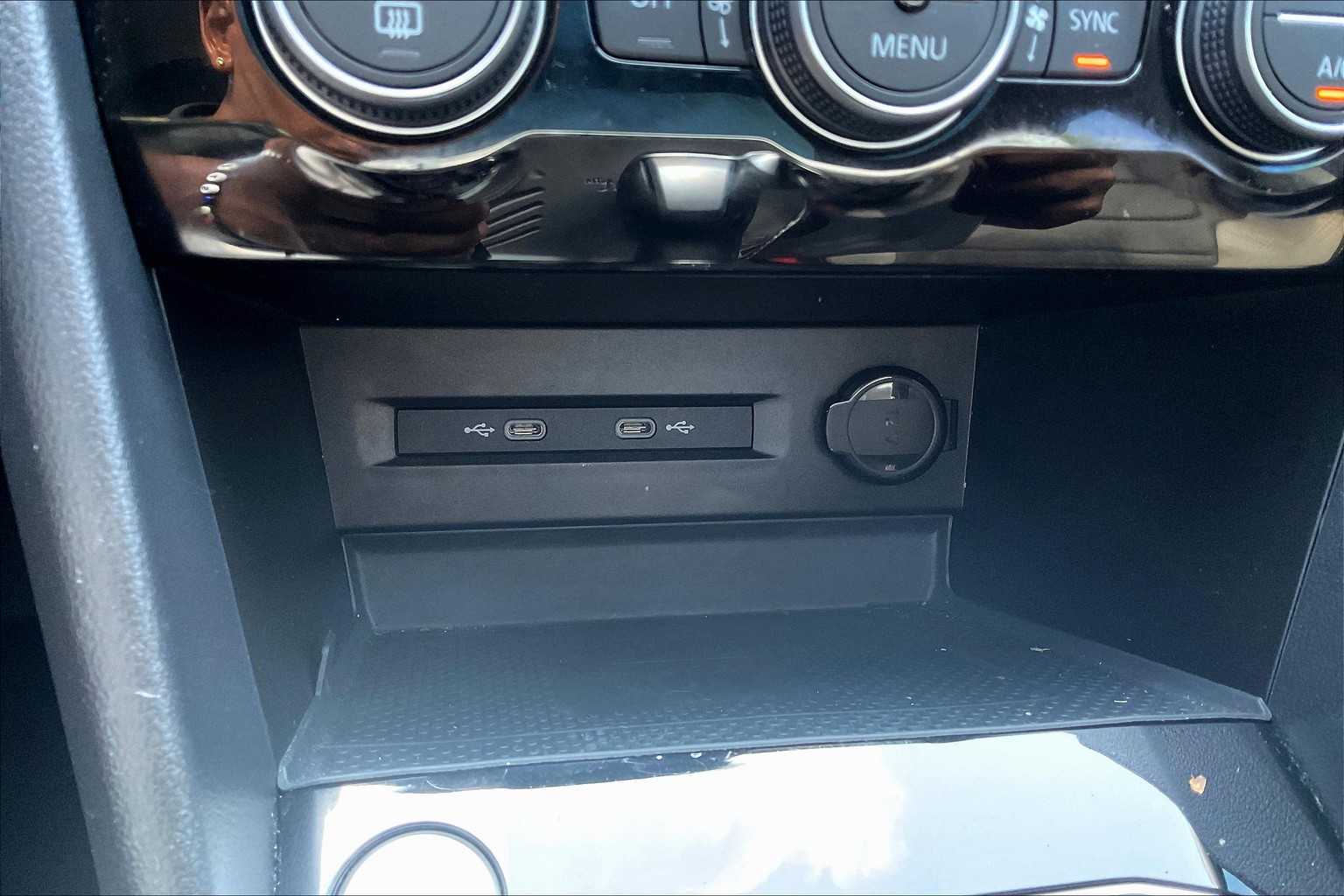 2023 Volkswagen Taos SEL - Photo 26