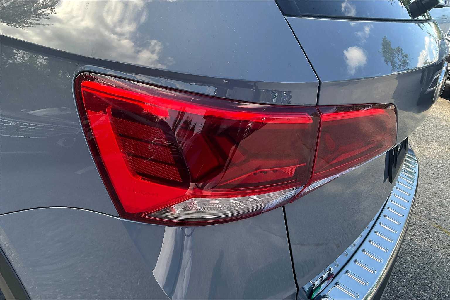2023 Volkswagen Taos SEL - Photo 33