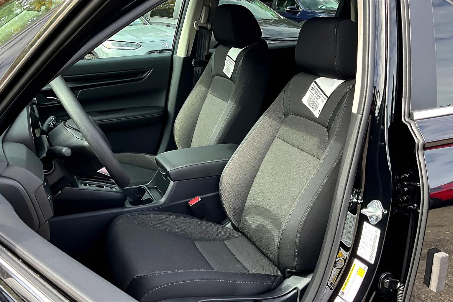 2025 Honda CR-V LX - Photo 11