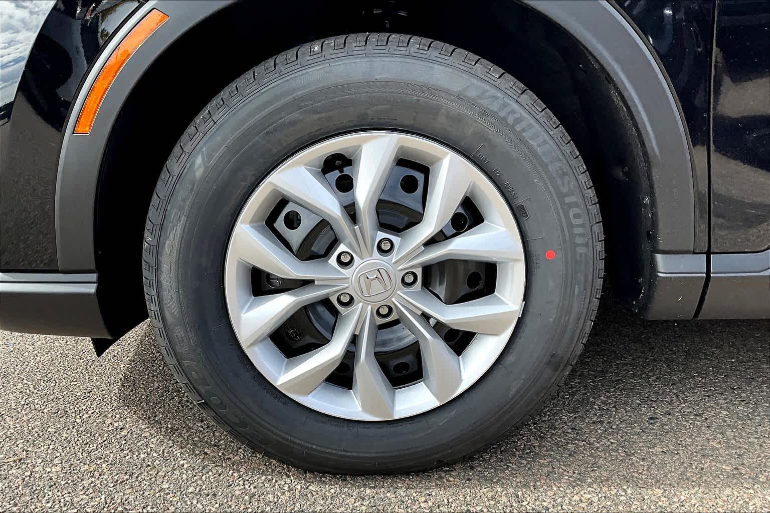 2025 Honda CR-V LX - Photo 8