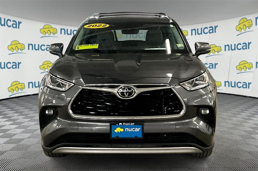 Used 2022 Toyota Highlander Platinum with VIN 5TDFZRBH8NS193994 for sale in New Castle, DE