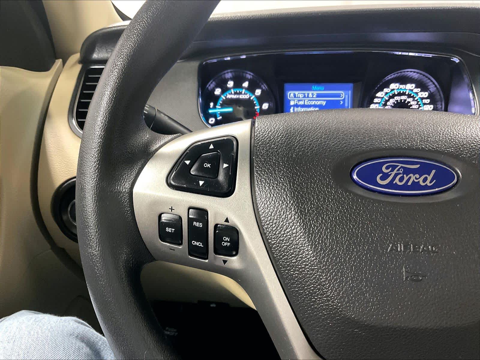 2019 Ford Taurus SE - Photo 22