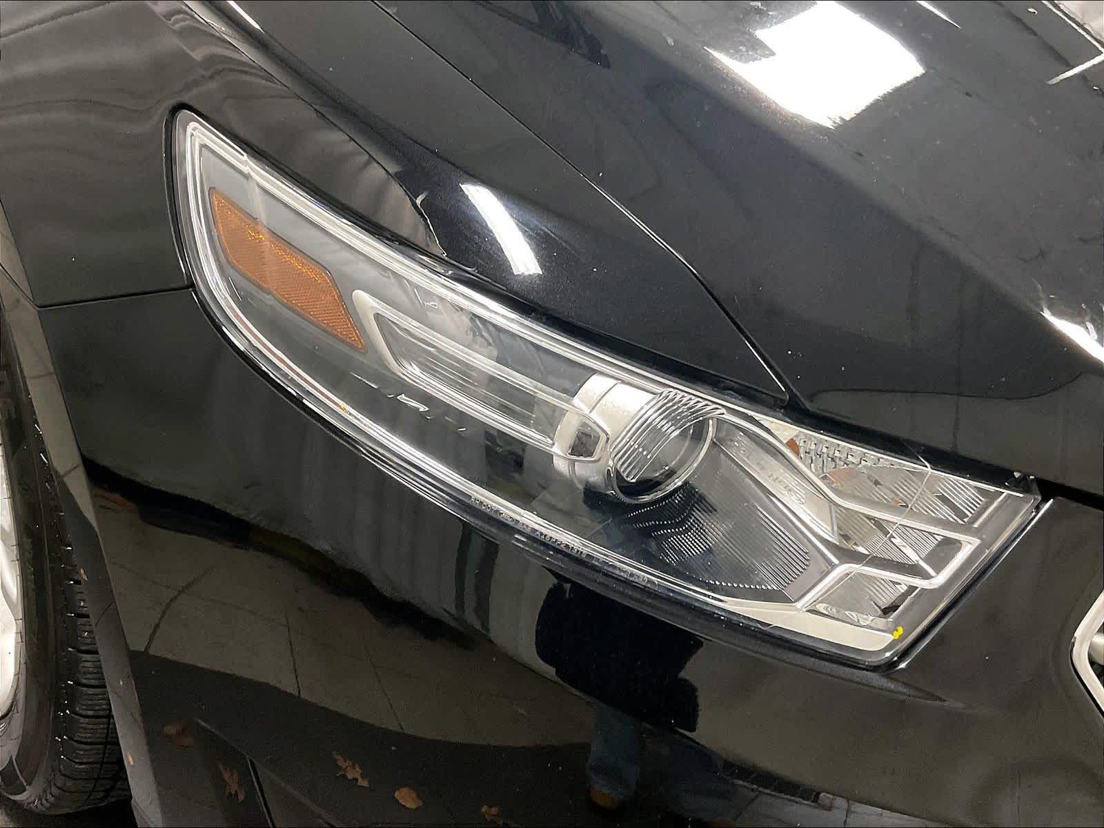 2019 Ford Taurus SE - Photo 32