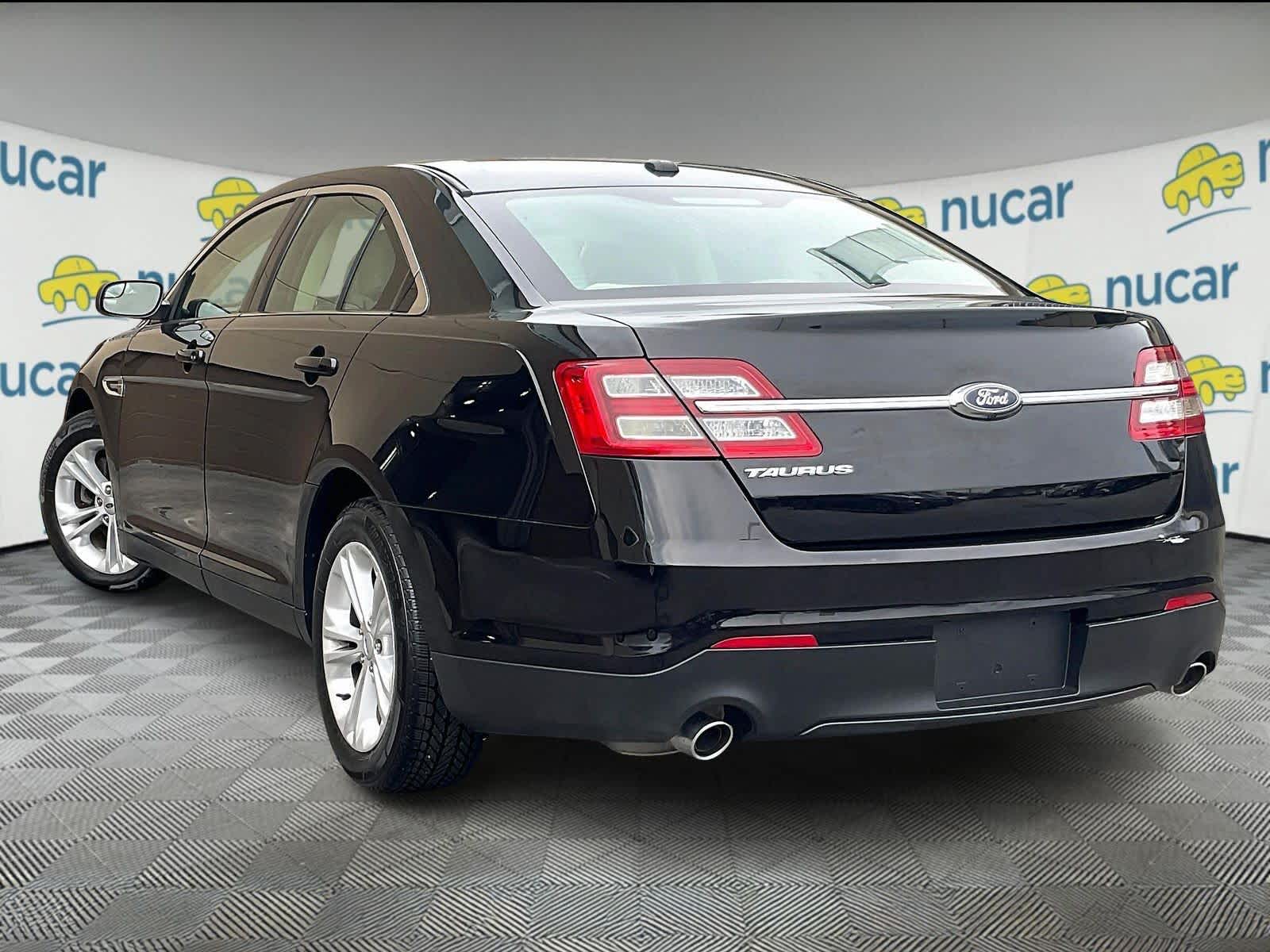 2019 Ford Taurus SE - Photo 4