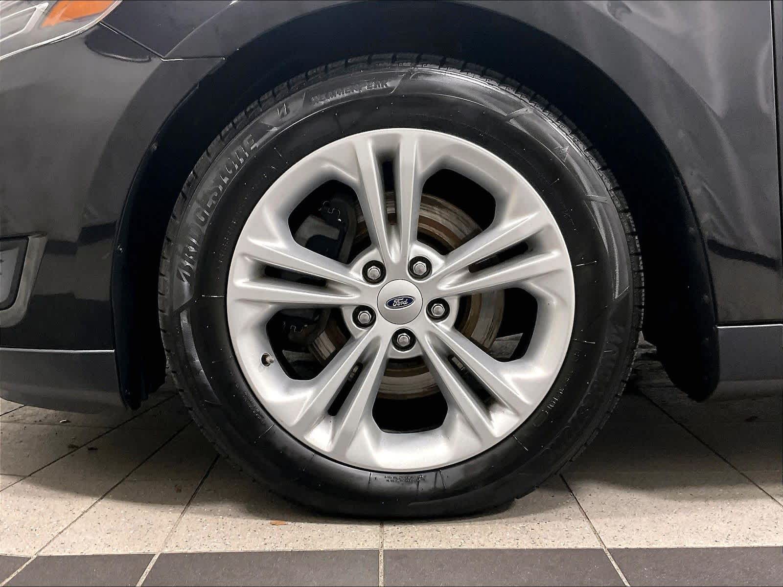 2019 Ford Taurus SE - Photo 7