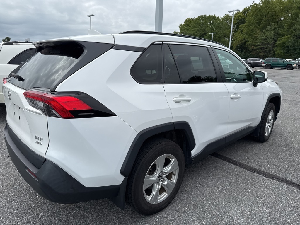 2021 Toyota RAV4 XLE - Photo 6