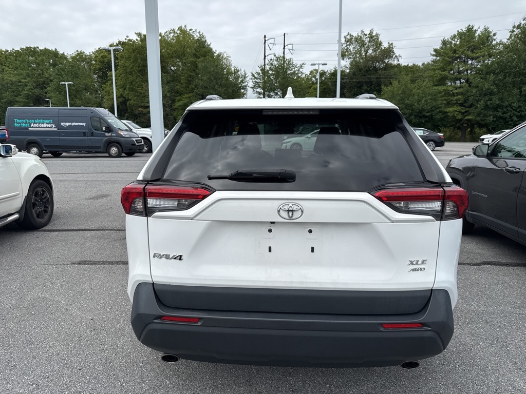 2021 Toyota RAV4 XLE - Photo 7