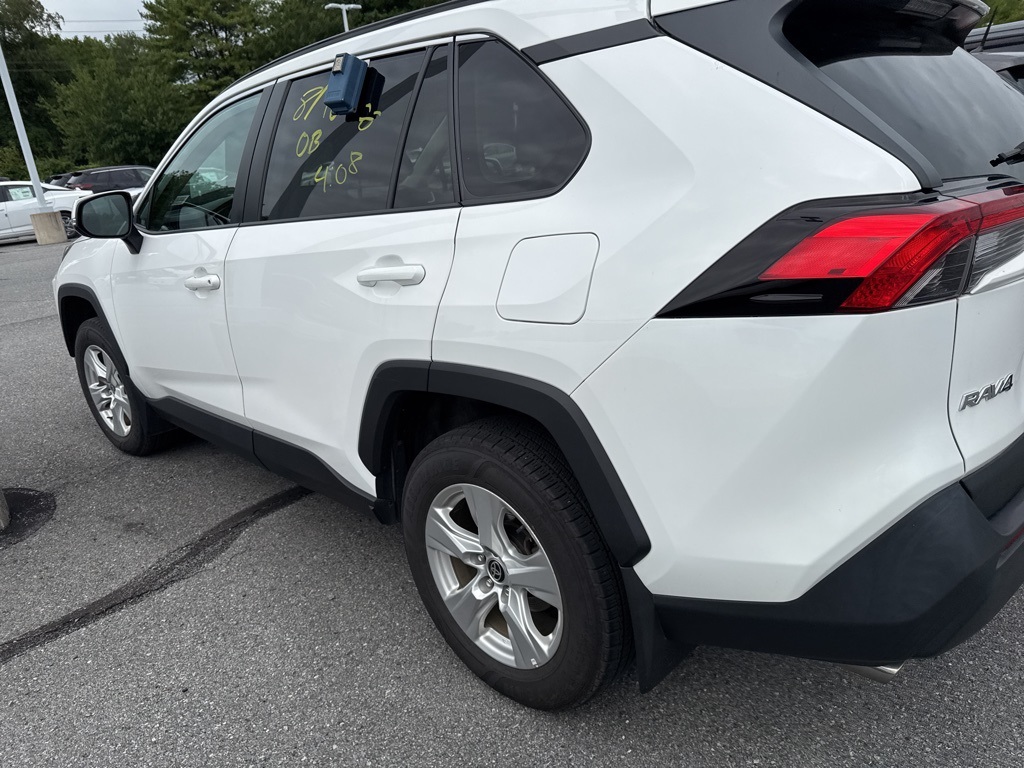 2021 Toyota RAV4 XLE - Photo 8
