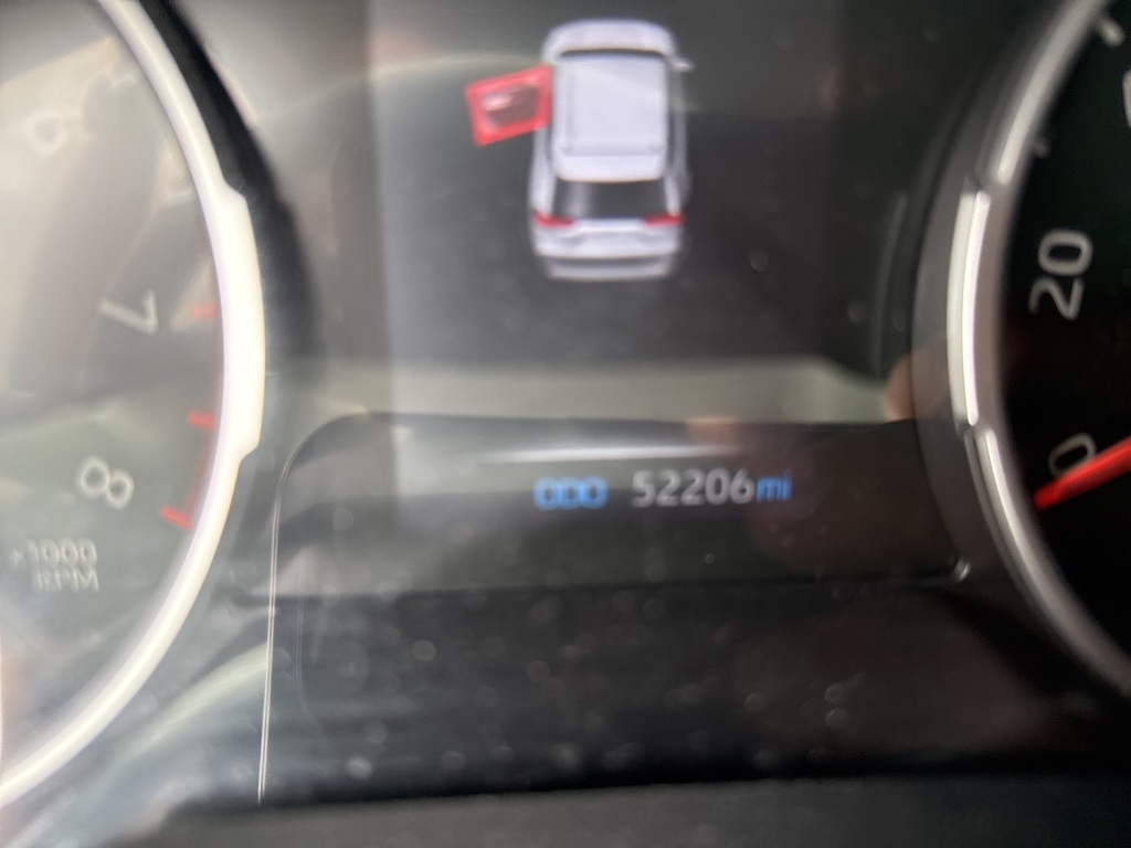 2021 Toyota RAV4 XLE - Photo 10