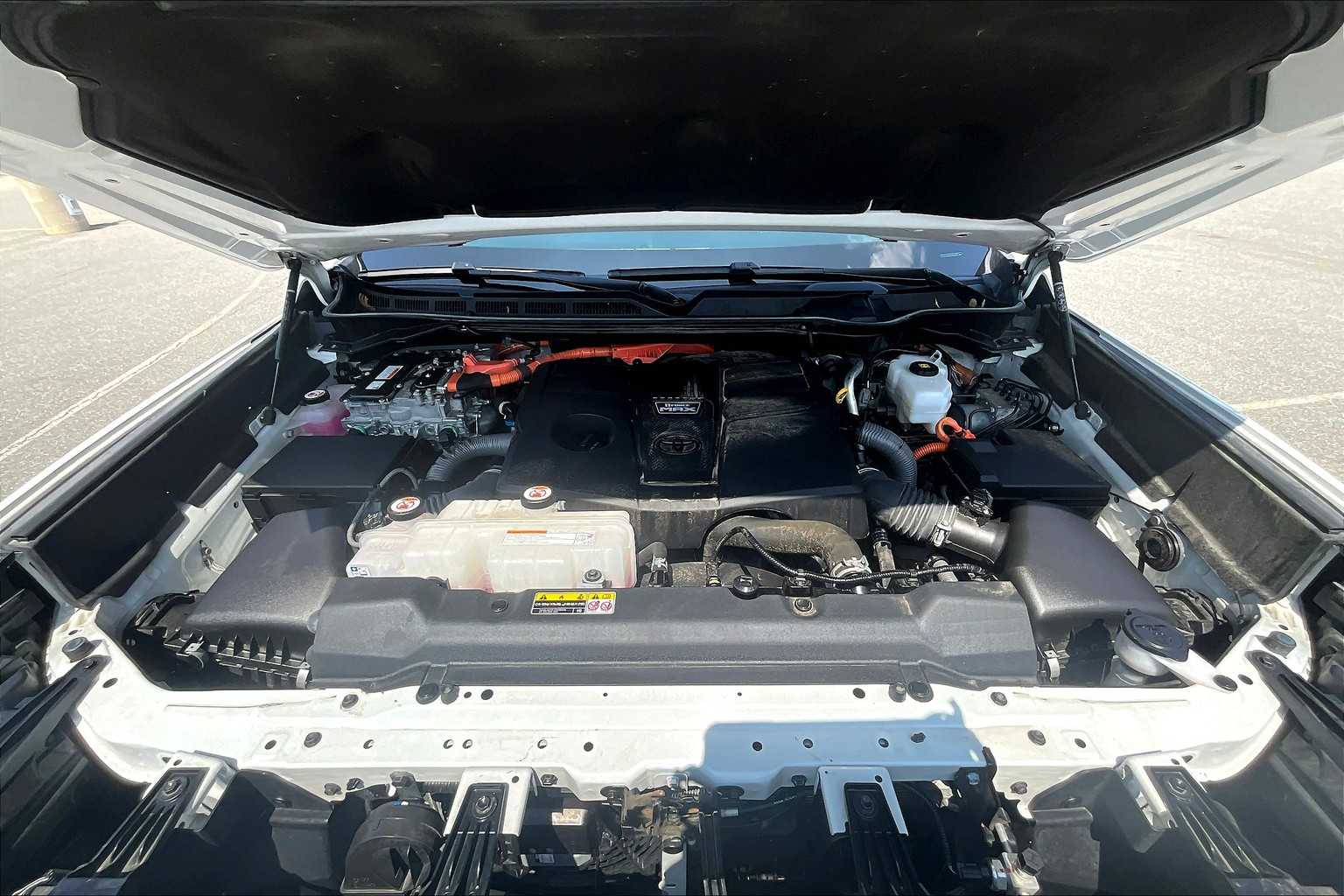2023 Toyota Tundra Limited Hybrid - Photo 30