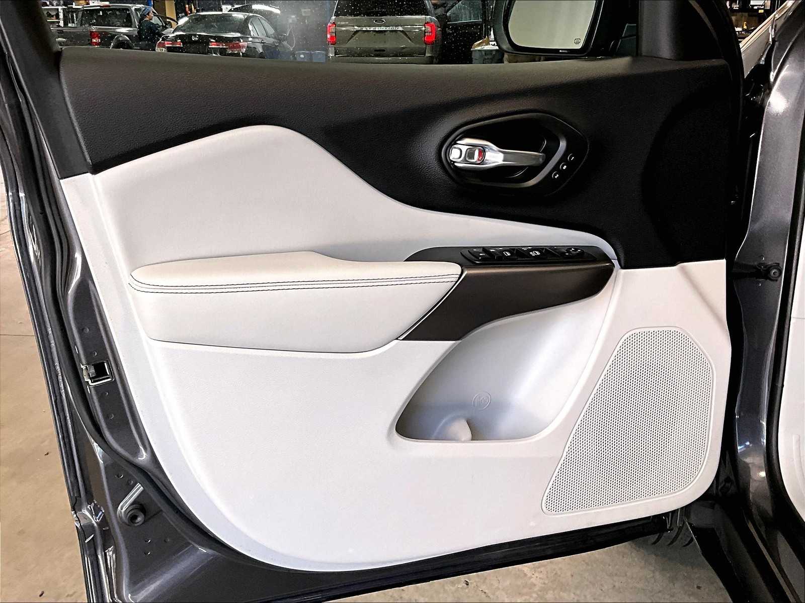 2020 Jeep Cherokee Limited - Photo 9