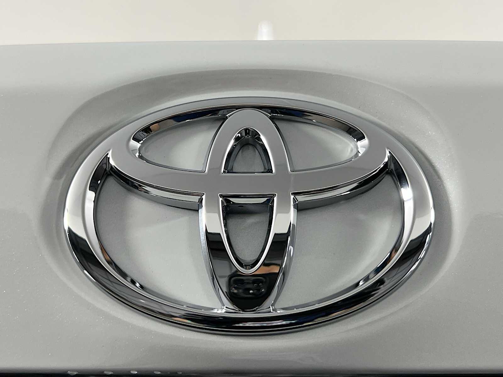 2025 Toyota Corolla LE - Photo 17