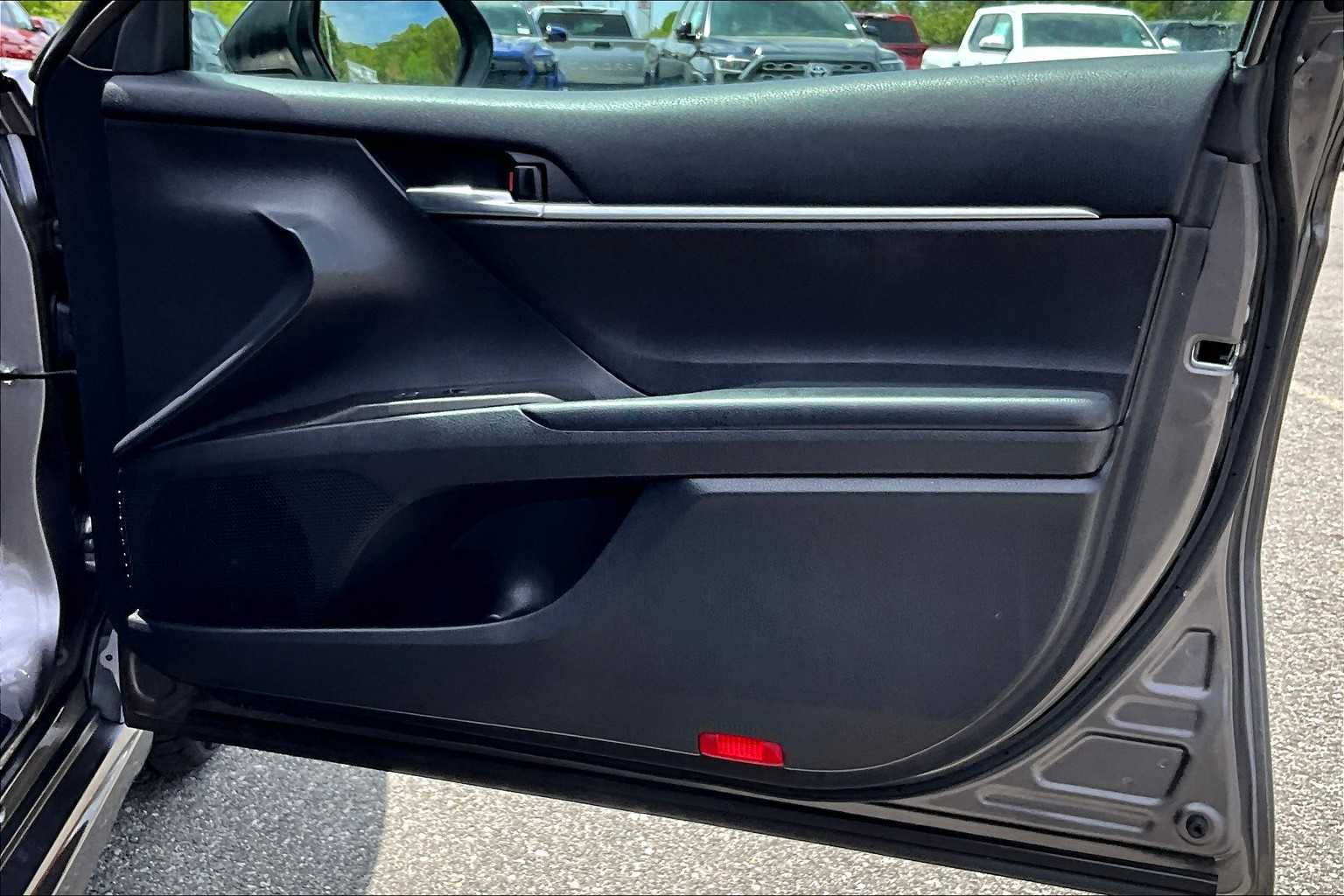 2023 Toyota Camry SE - Photo 12