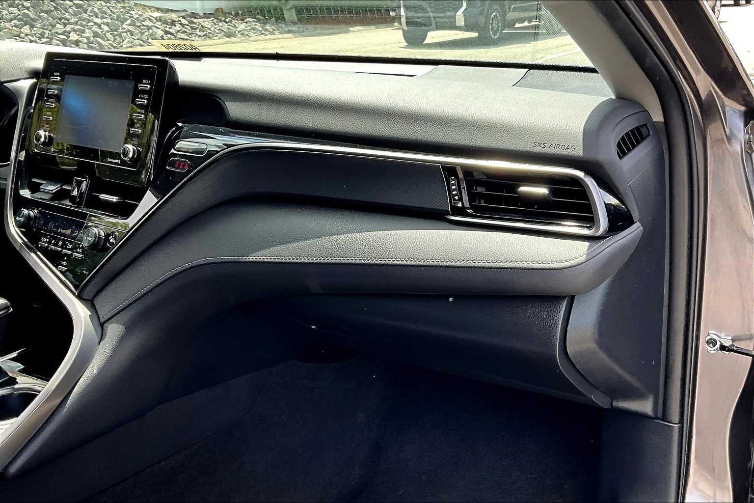 2023 Toyota Camry SE - Photo 13