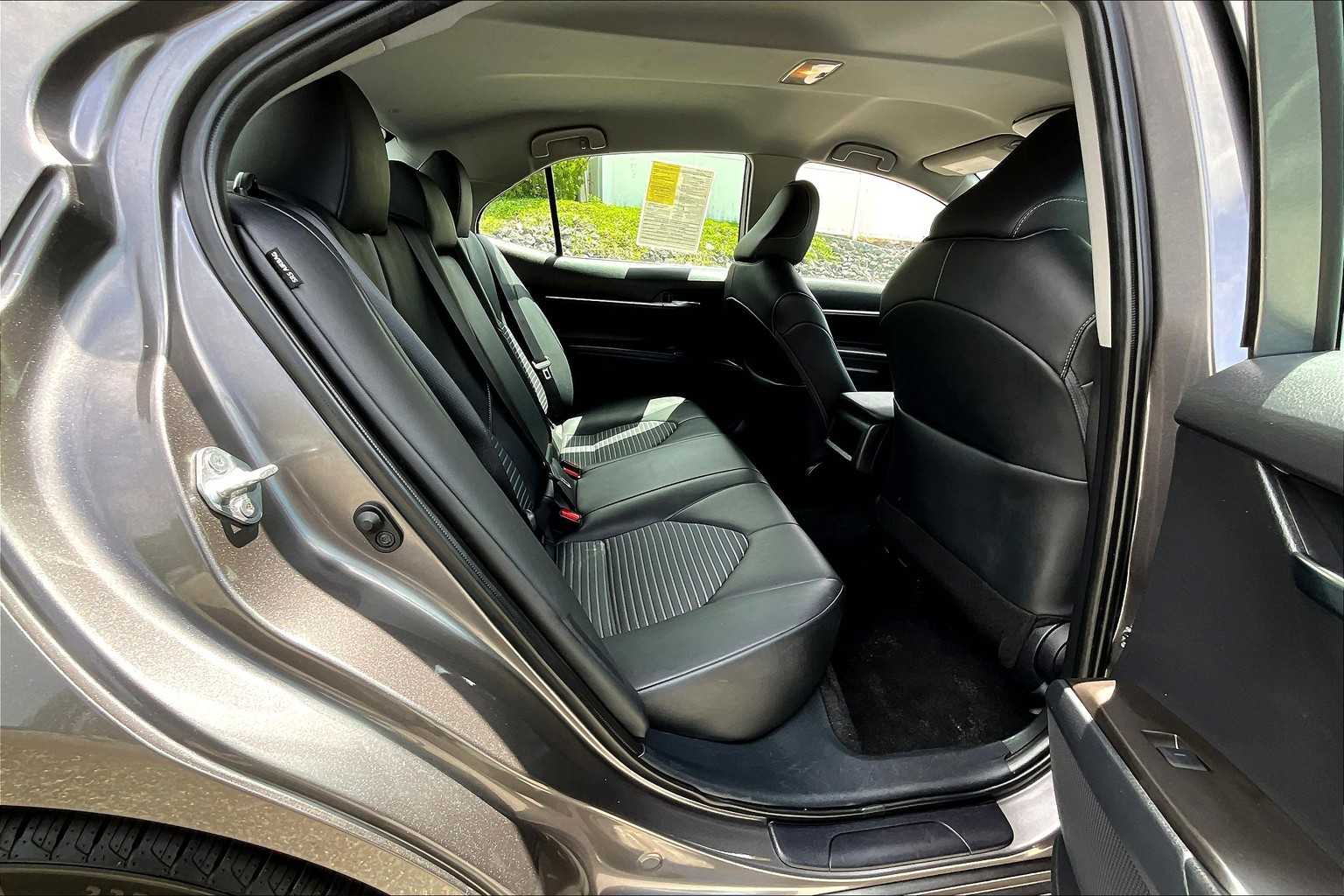 2023 Toyota Camry SE - Photo 16