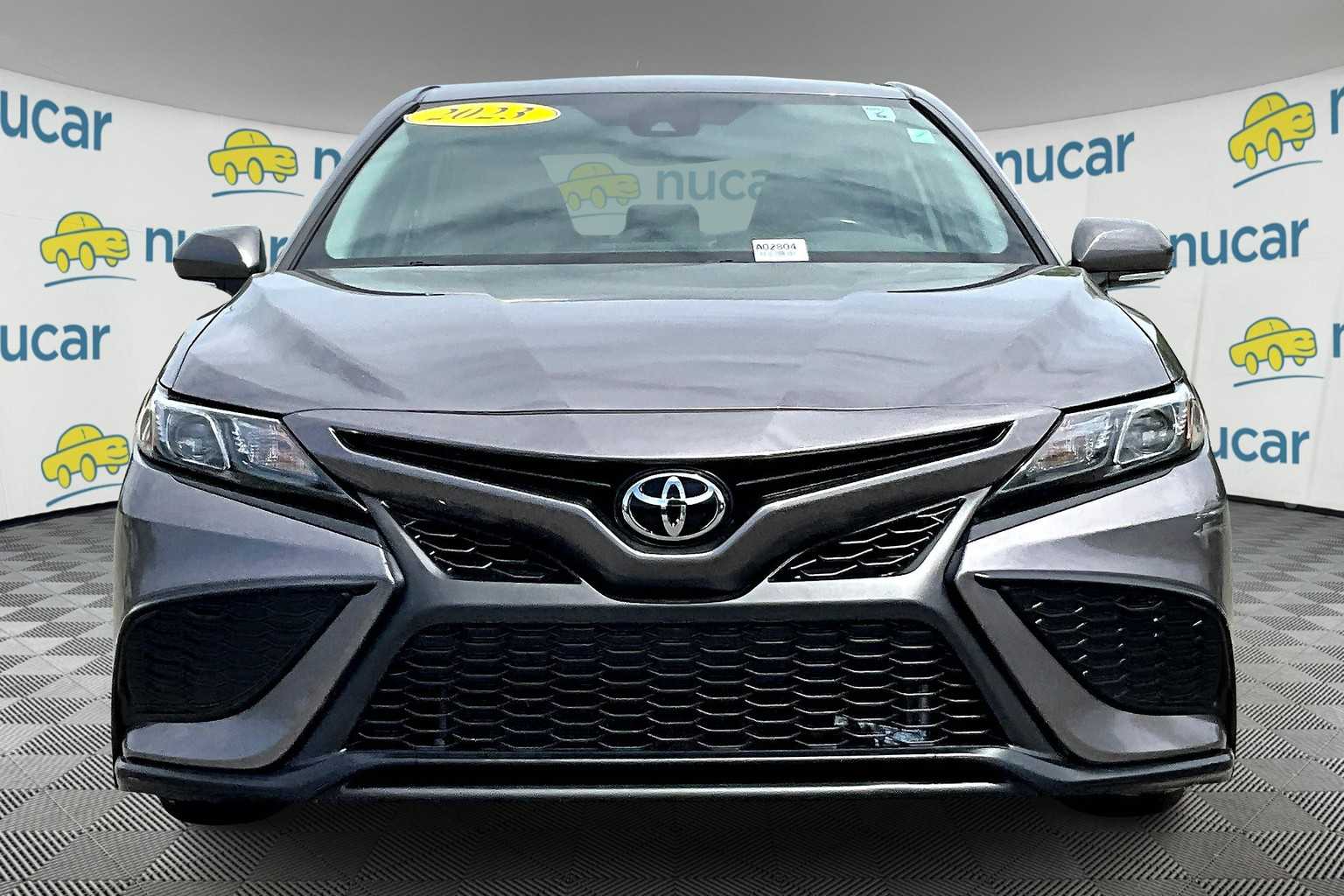 2023 Toyota Camry SE - Photo 2