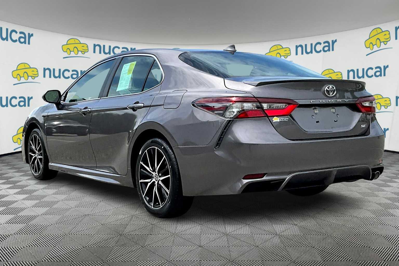 2023 Toyota Camry SE - Photo 4