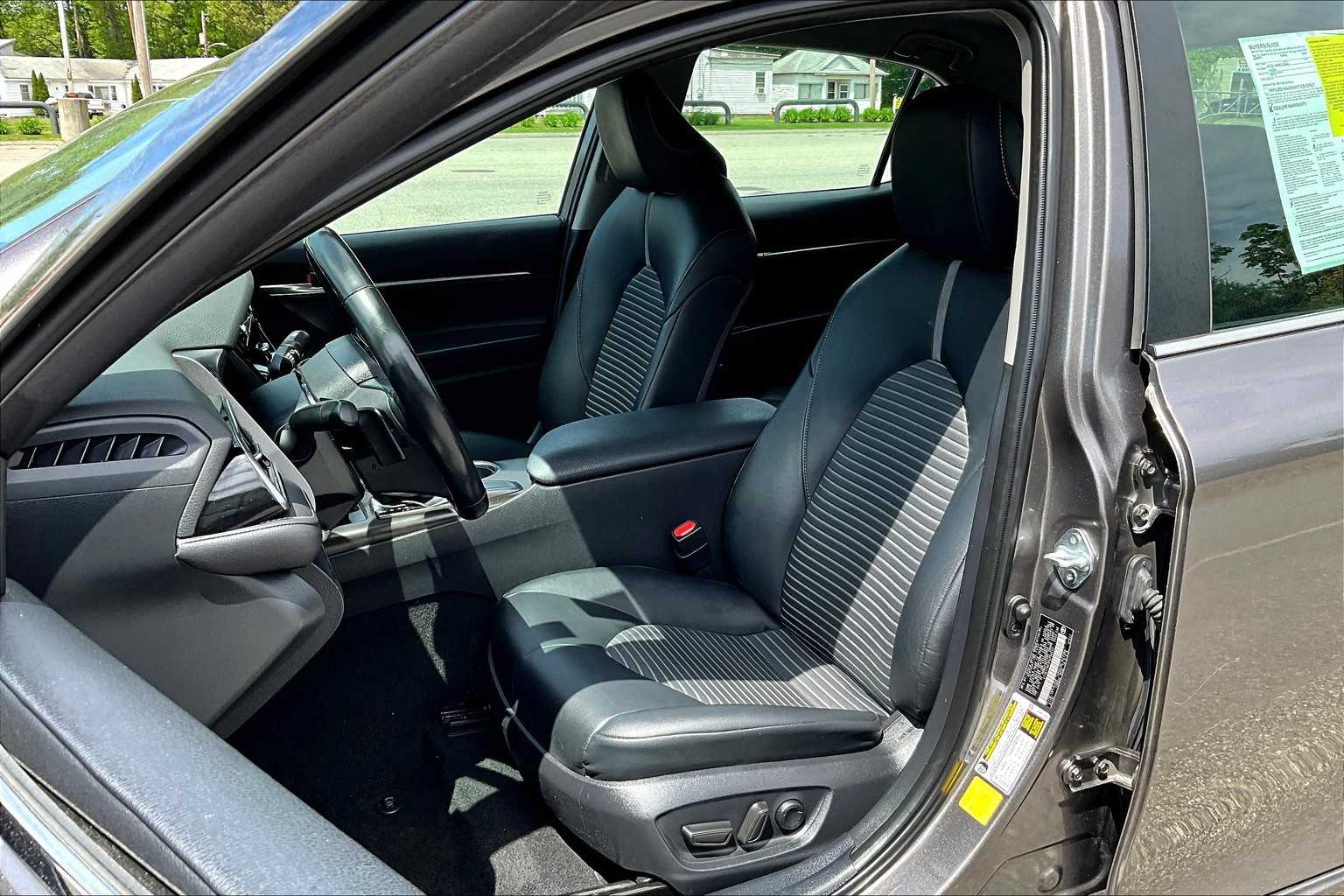 2023 Toyota Camry SE - Photo 10