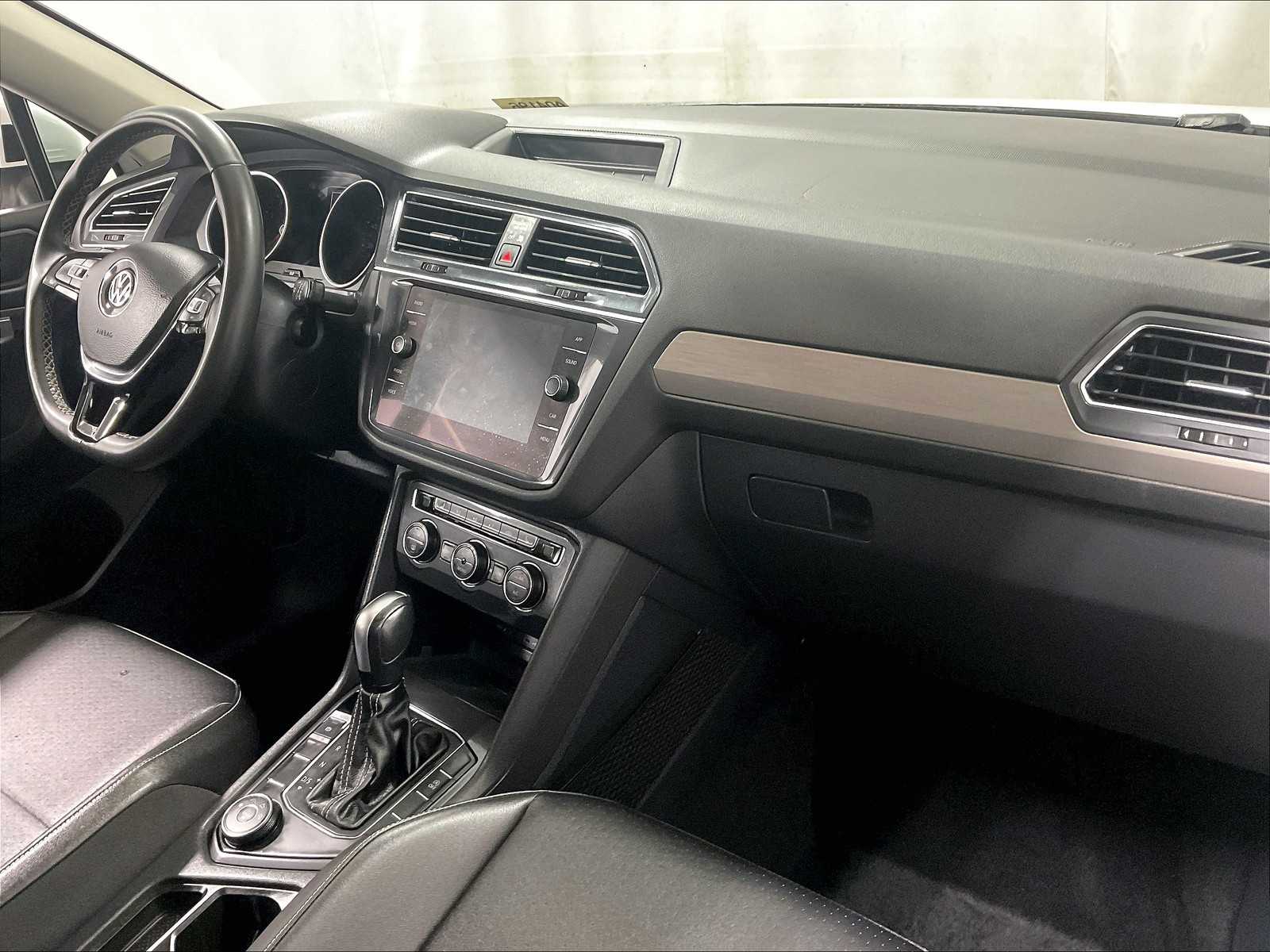 2021 Volkswagen Tiguan SE - Photo 14