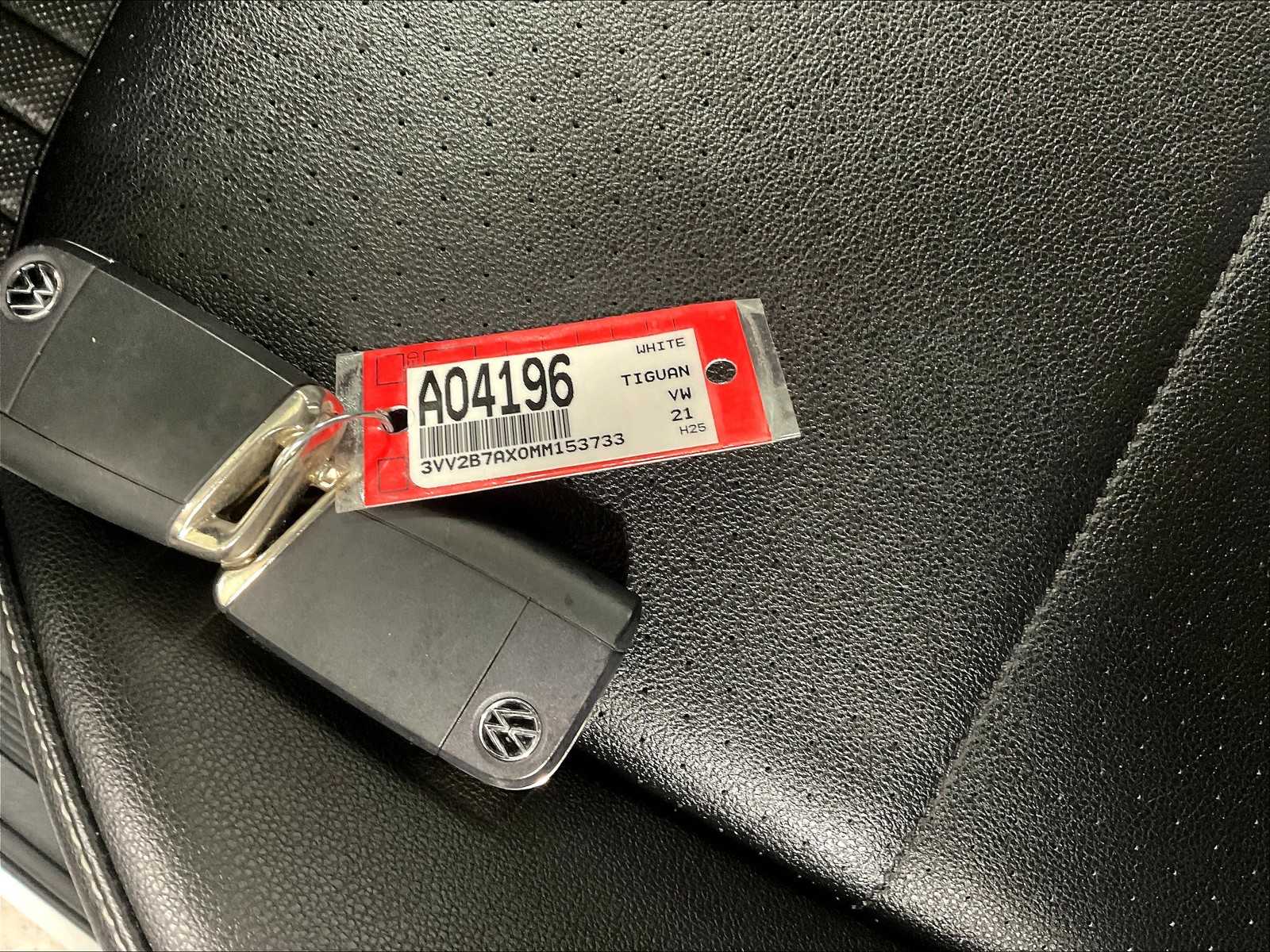 2021 Volkswagen Tiguan SE - Photo 31