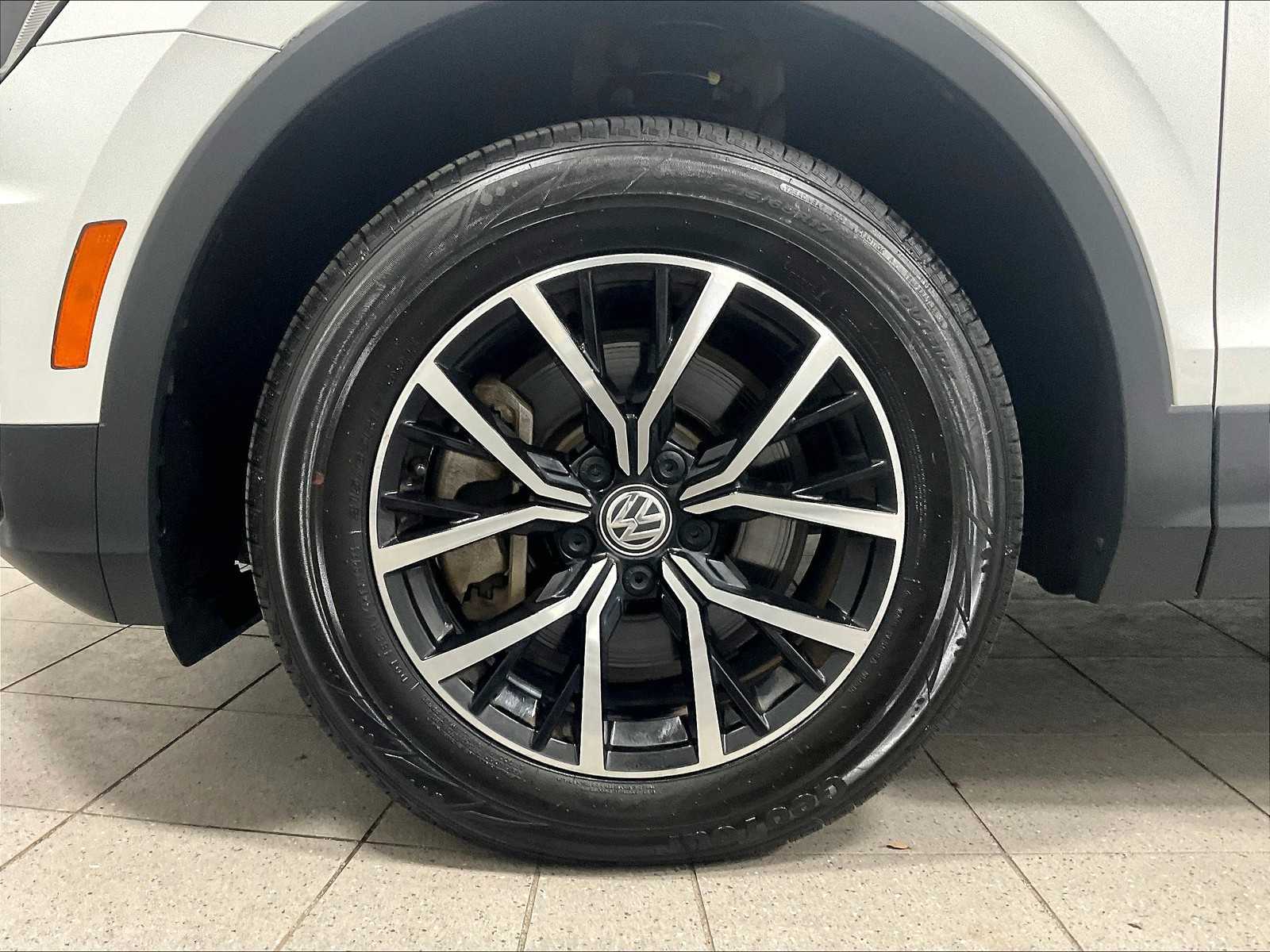 2021 Volkswagen Tiguan SE - Photo 7