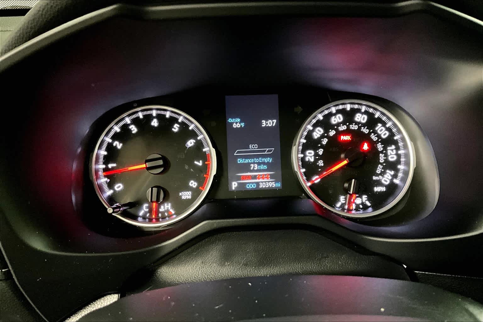 2022 Toyota RAV4 LE - Photo 24