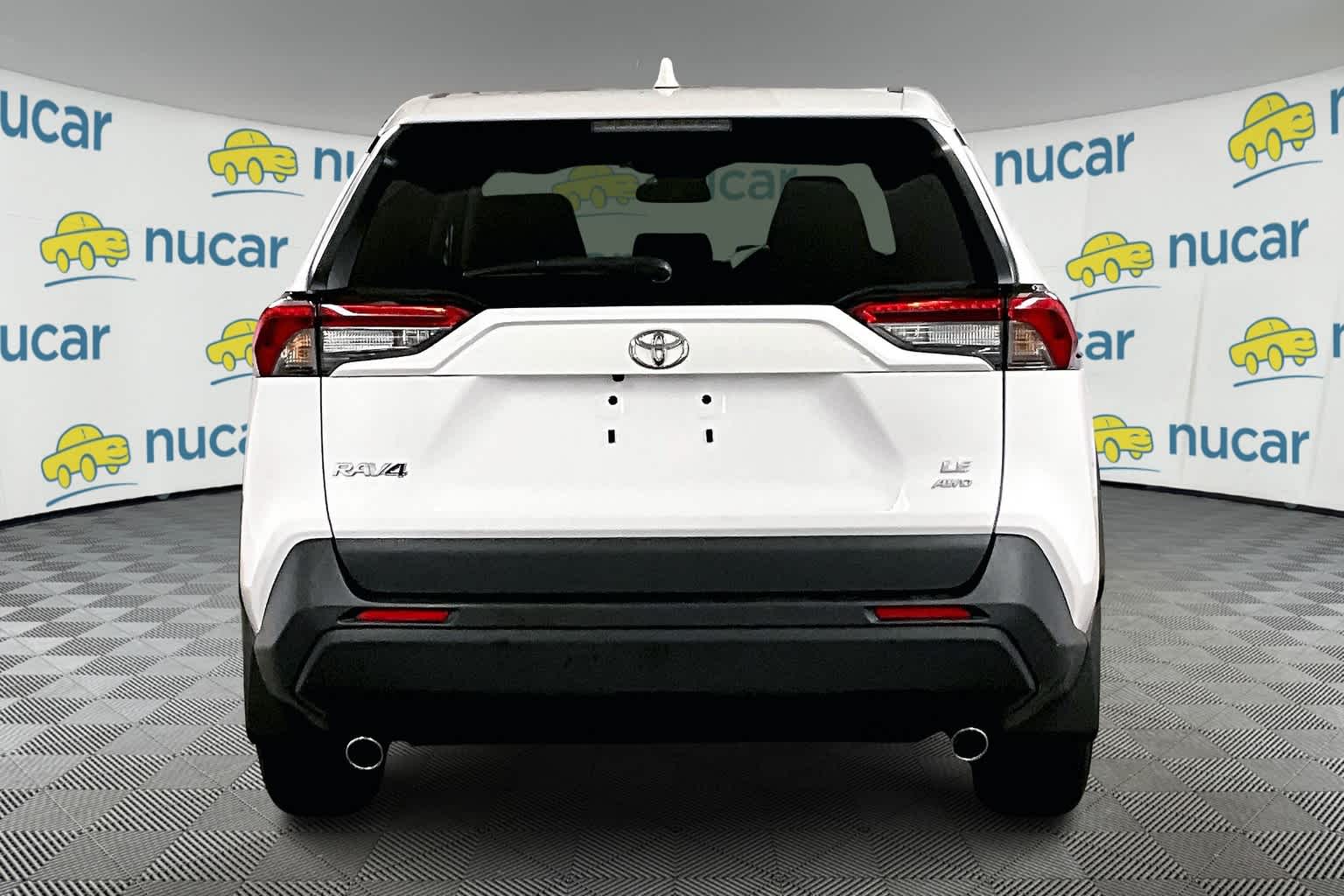 2022 Toyota RAV4 LE - Photo 5