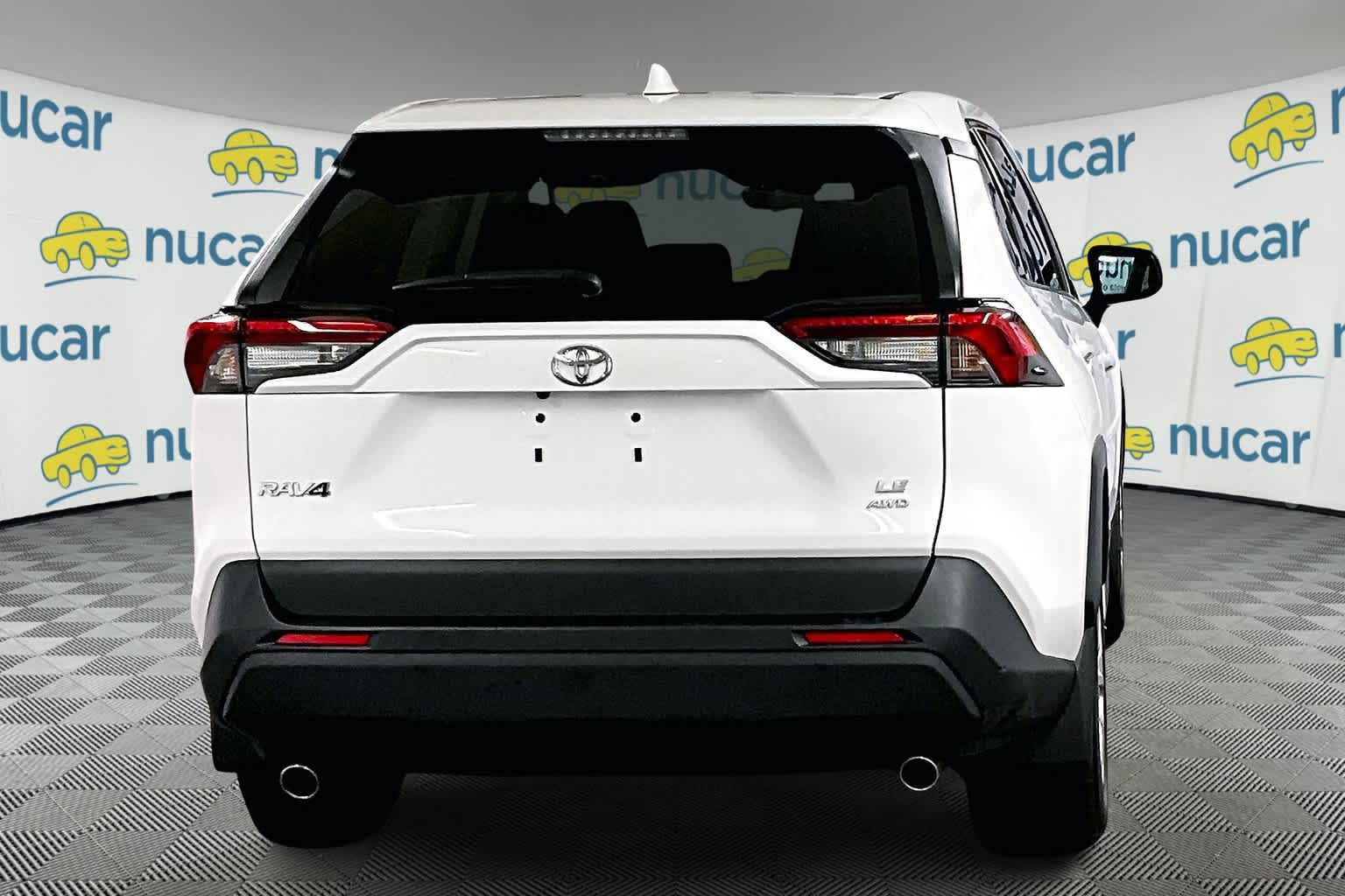 2022 Toyota RAV4 LE - Photo 6