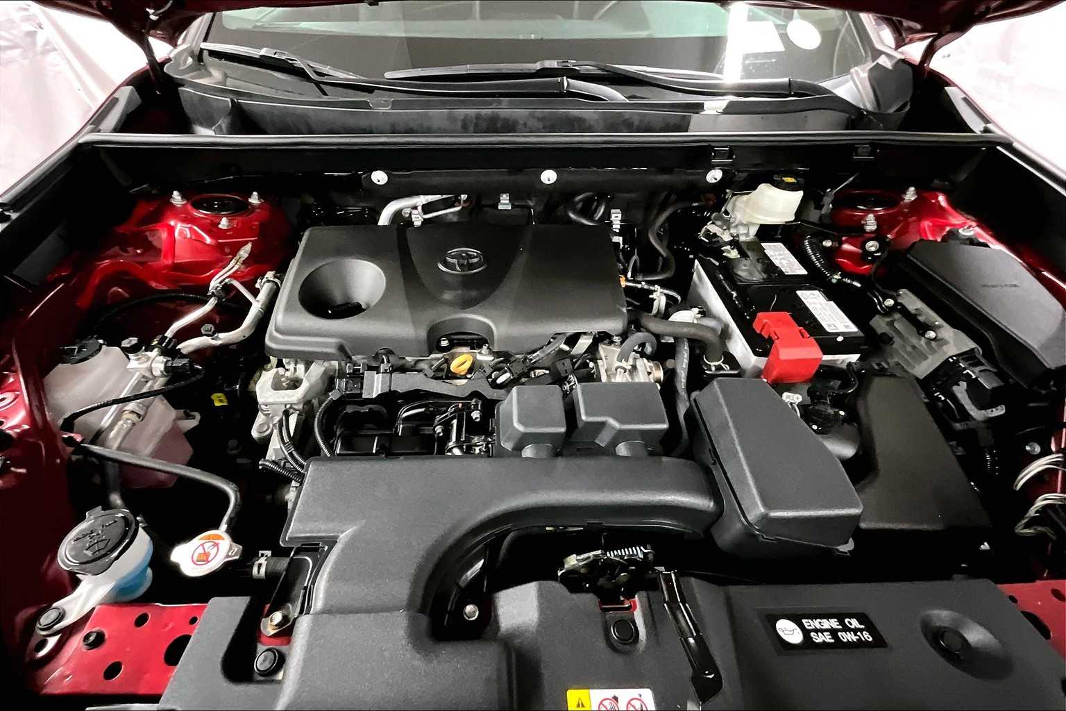 2022 Toyota RAV4 LE - Photo 29