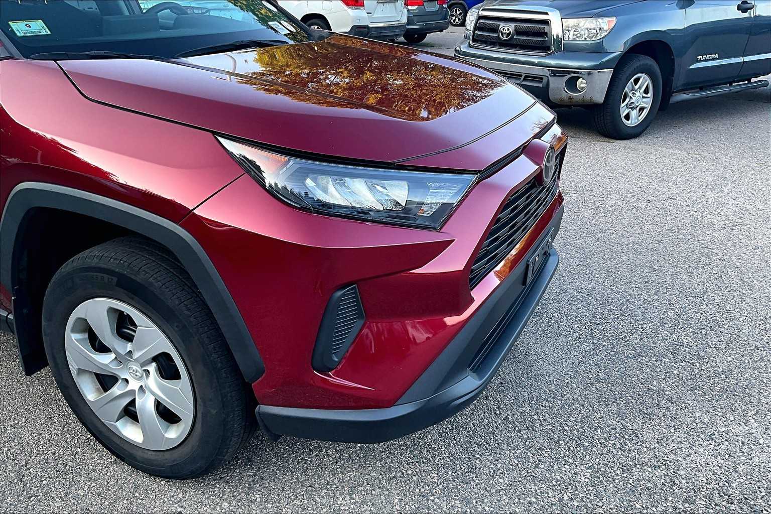 2022 Toyota RAV4 LE - Photo 5