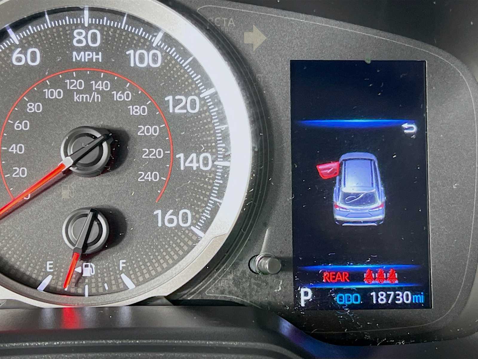 2022 Toyota Corolla Cross LE - Photo 12