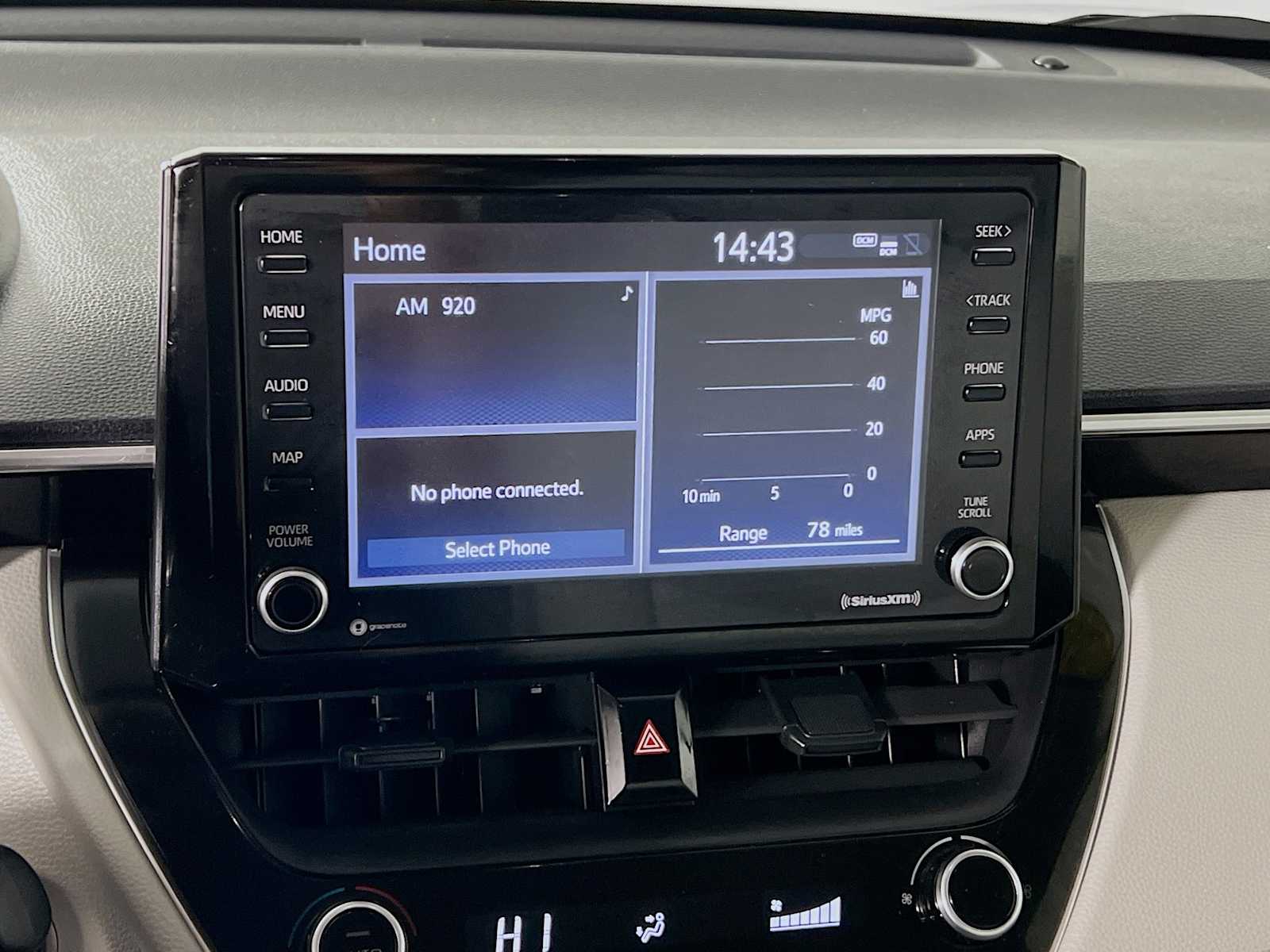 2022 Toyota Corolla Cross LE - Photo 14