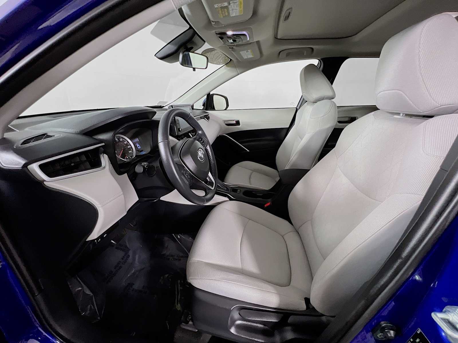 2022 Toyota Corolla Cross LE - Photo 20
