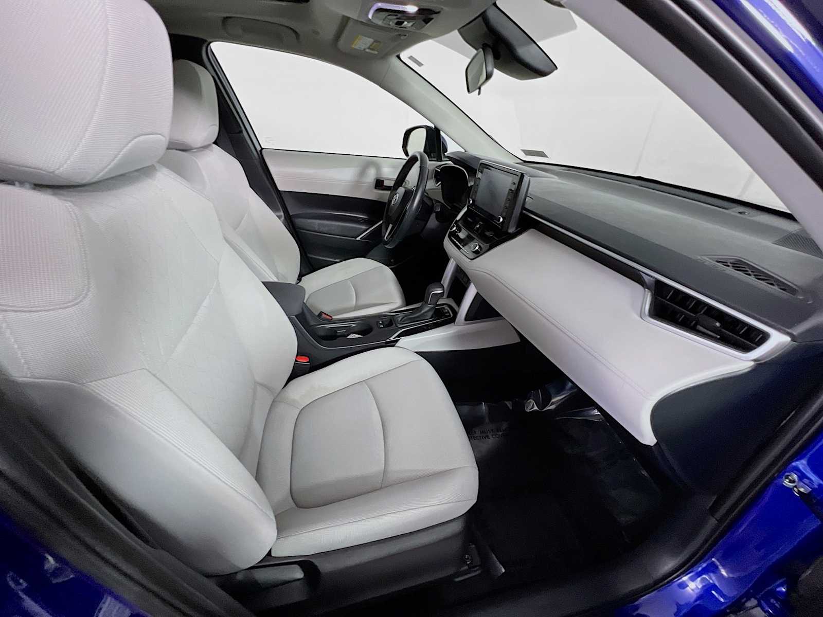 2022 Toyota Corolla Cross LE - Photo 27