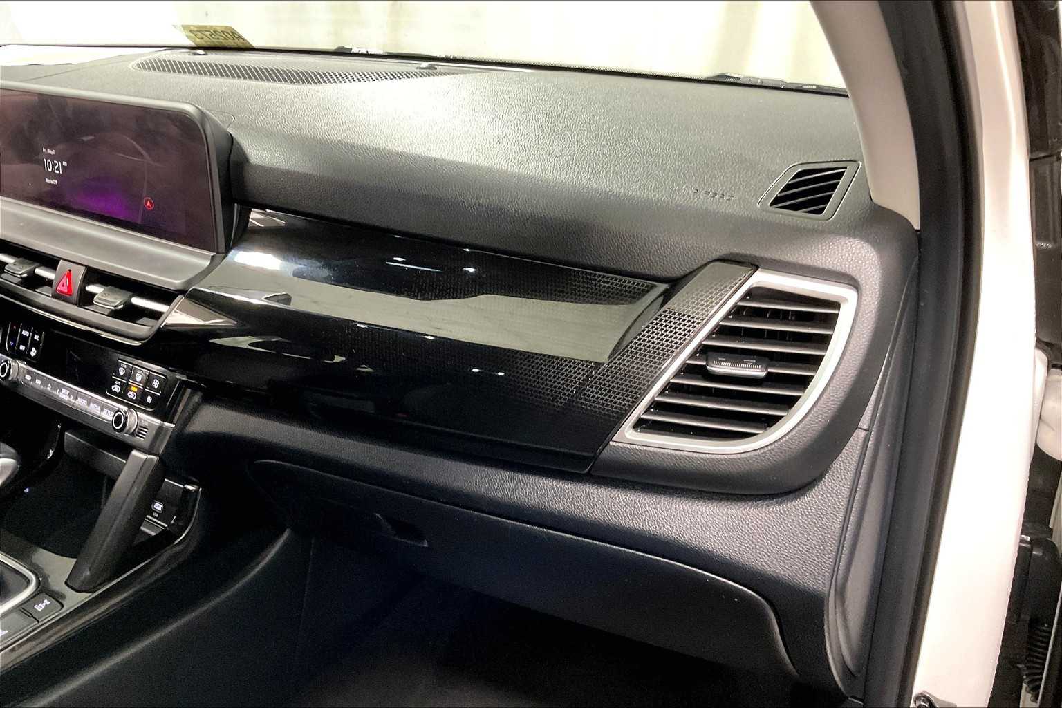 2024 Kia Seltos S - Photo 13