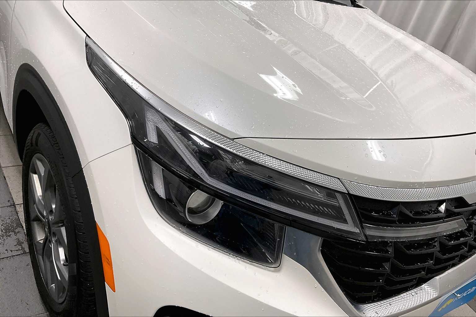 2024 Kia Seltos S - Photo 32