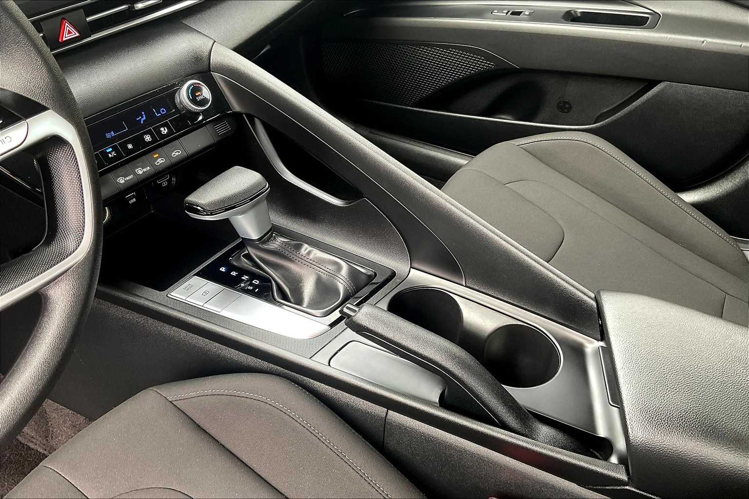 2023 Hyundai Elantra SEL - Photo 20