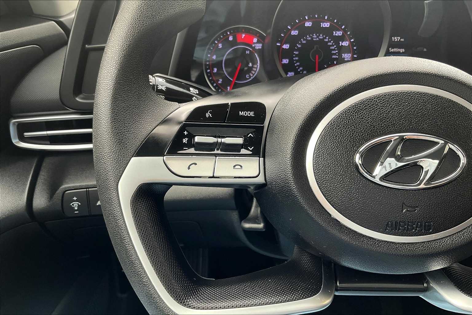 2023 Hyundai Elantra SEL - Photo 22