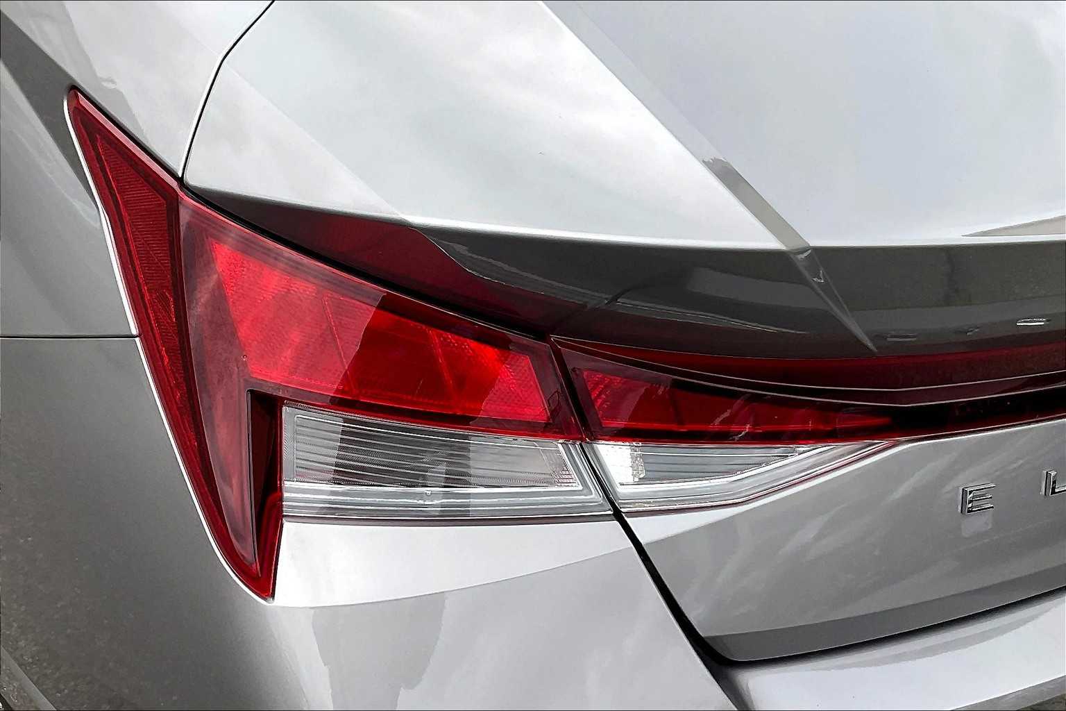 2023 Hyundai Elantra SEL - Photo 33