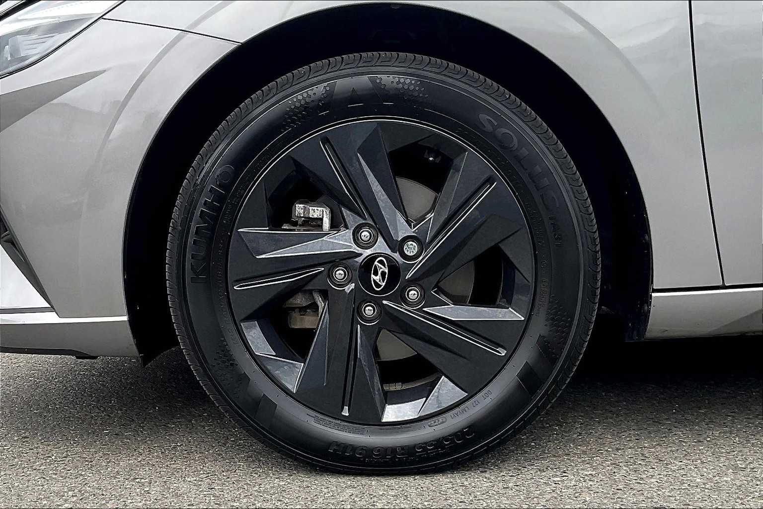 2023 Hyundai Elantra SEL - Photo 7