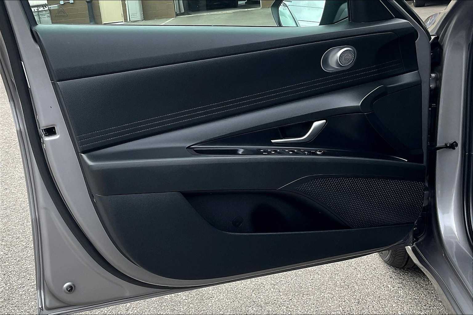 2023 Hyundai Elantra SEL - Photo 9