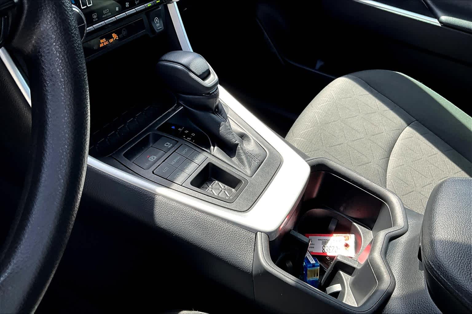 2023 Toyota RAV4 XLE - Photo 39
