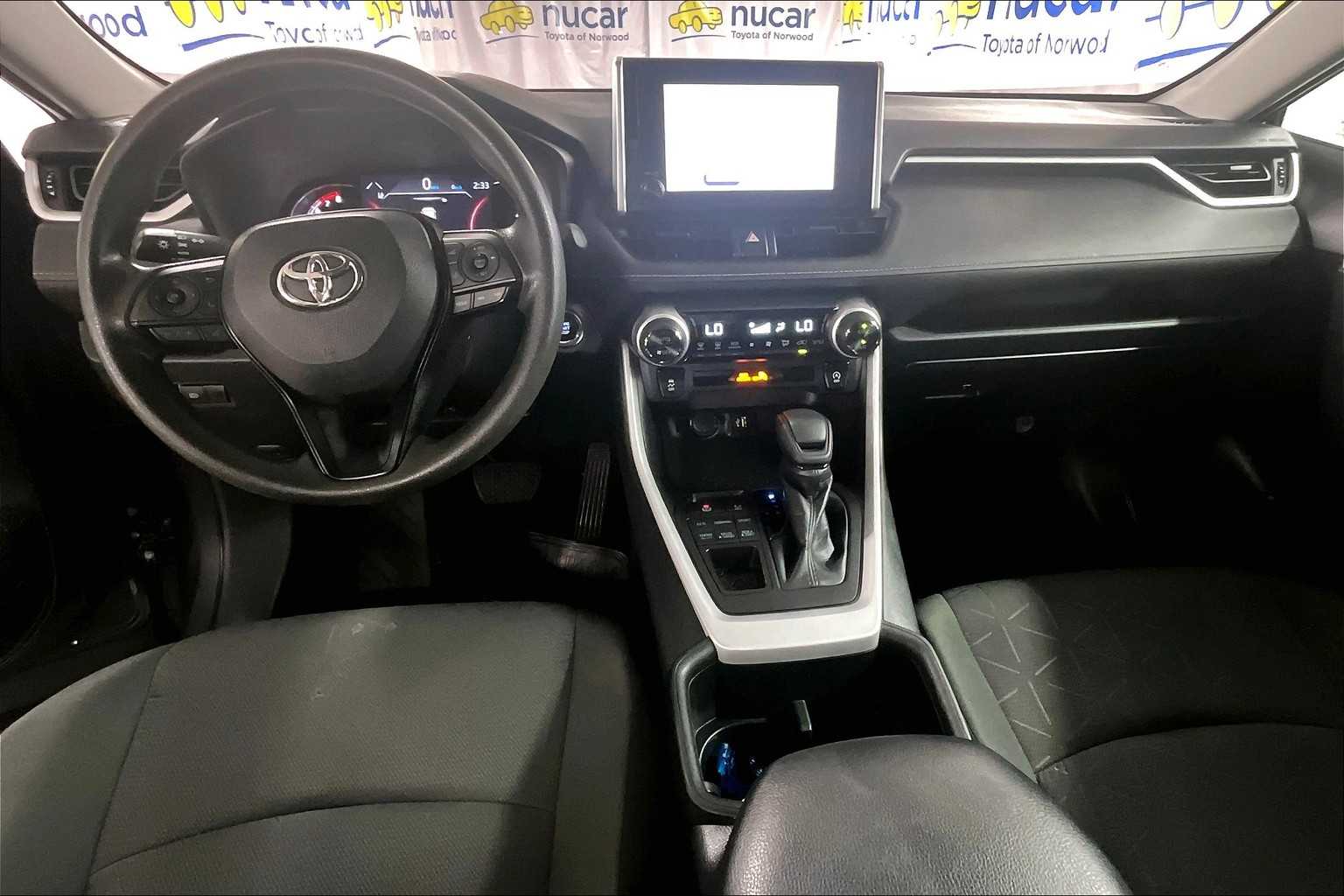 2023 Toyota RAV4 XLE - Photo 42