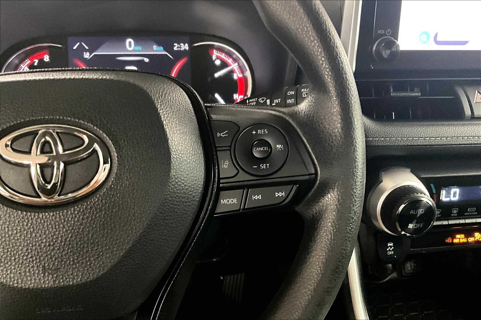 2023 Toyota RAV4 XLE - Photo 46
