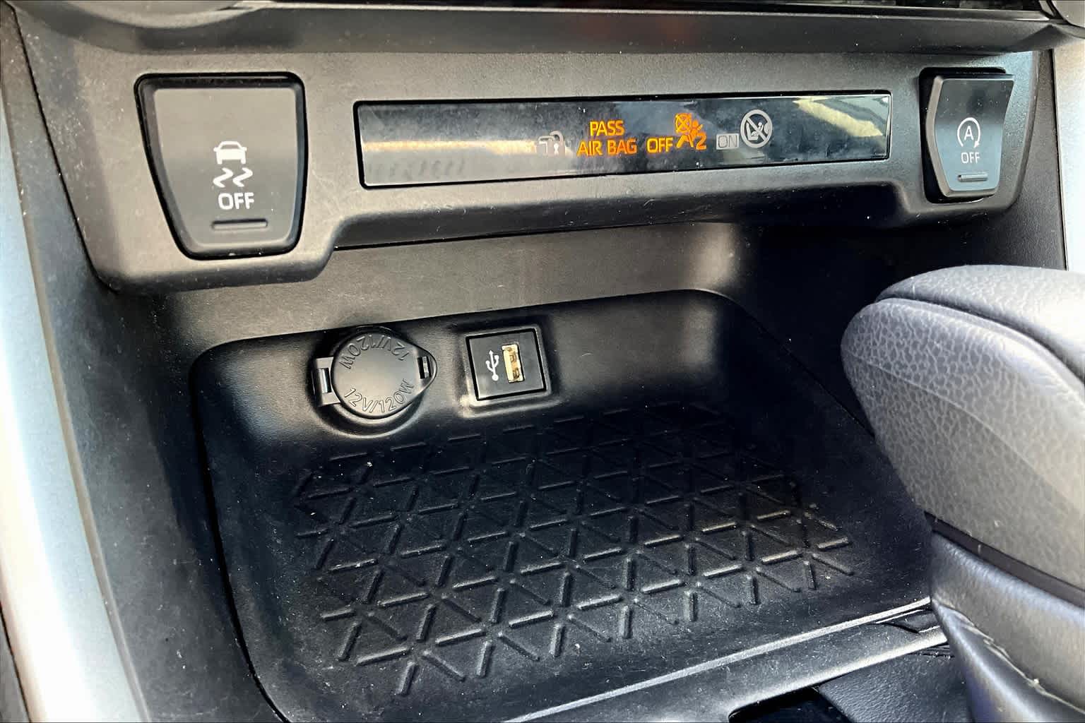 2023 Toyota RAV4 XLE - Photo 53