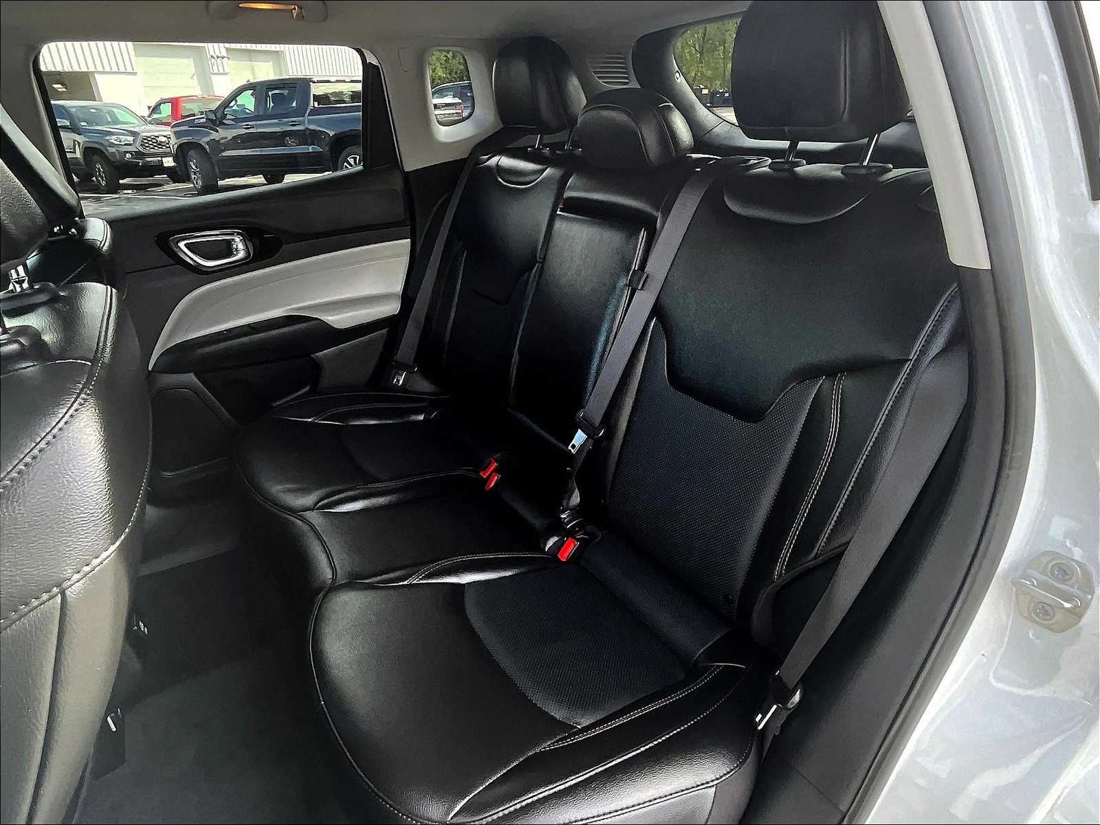 2022 Jeep Compass Limited - Photo 14