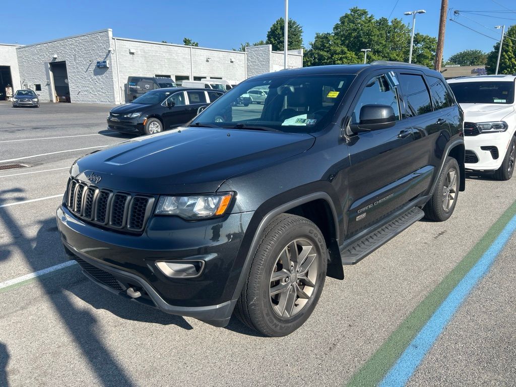 2016 Jeep Grand Cherokee Laredo - Photo 1